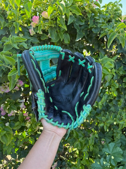 Wilson A2000 Infield Baseball Glove 11.5"